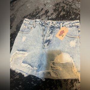 Rowdy rag doll Jean shorts